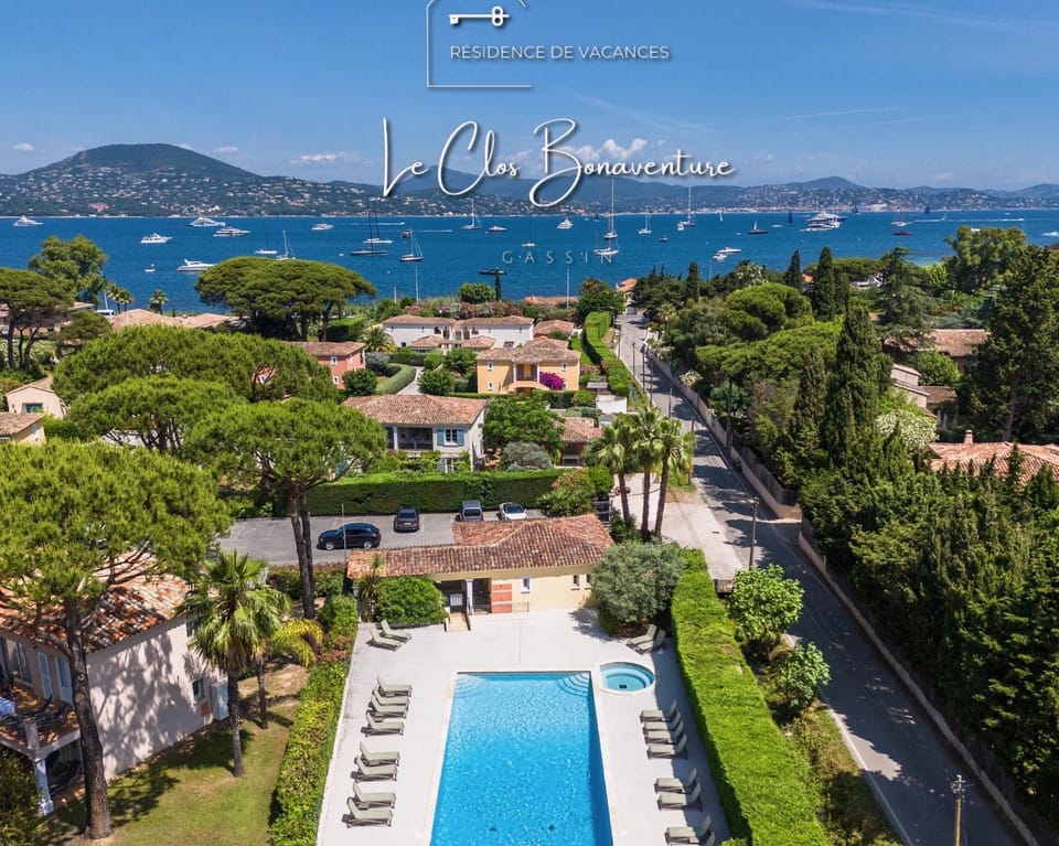 Nearby landmark, Bird's eye view, Swimming pool, Swimming pool