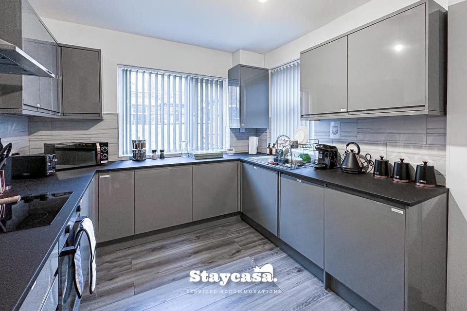 Ashfield Co-Living - Private Room Self-Cater Bed and Breakfast in Manchester
