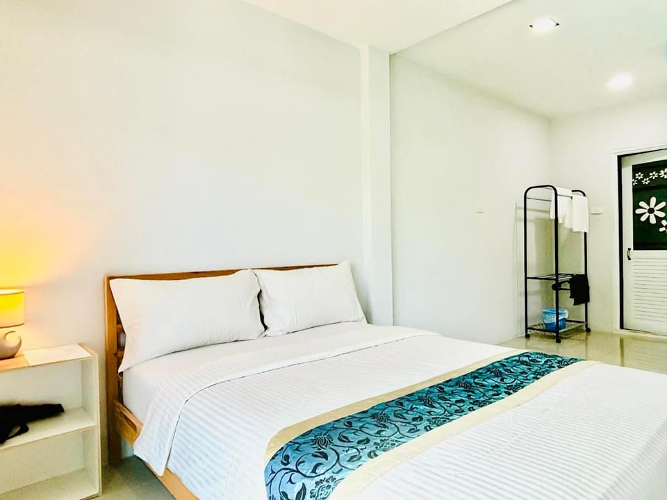 Emma Hotel in Phe