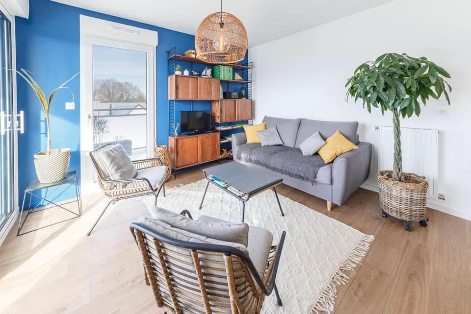 Library, Living room, Seating area