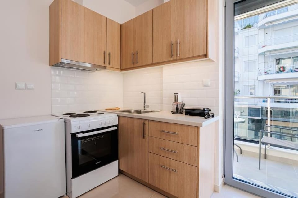 Kitchen or kitchenette, pet friendly, stove, toaster