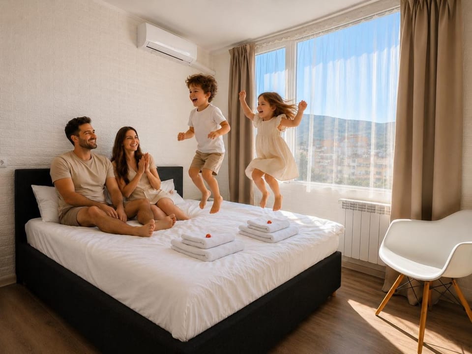 Rose apt South Park - Free Public Parking, Mountain View, self check-in, near metro, stores, family-friendly Apartment in Sofia