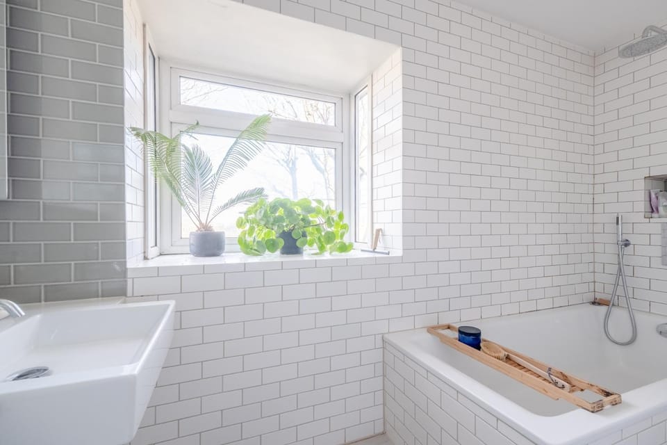 Peaceful 2 Bedroom Flat with Roof Terrace - Hackney Apartment in London Borough of Hackney