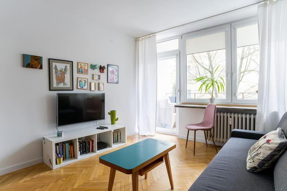 Communal lounge/ TV room, Living room, Seating area, Evening entertainment