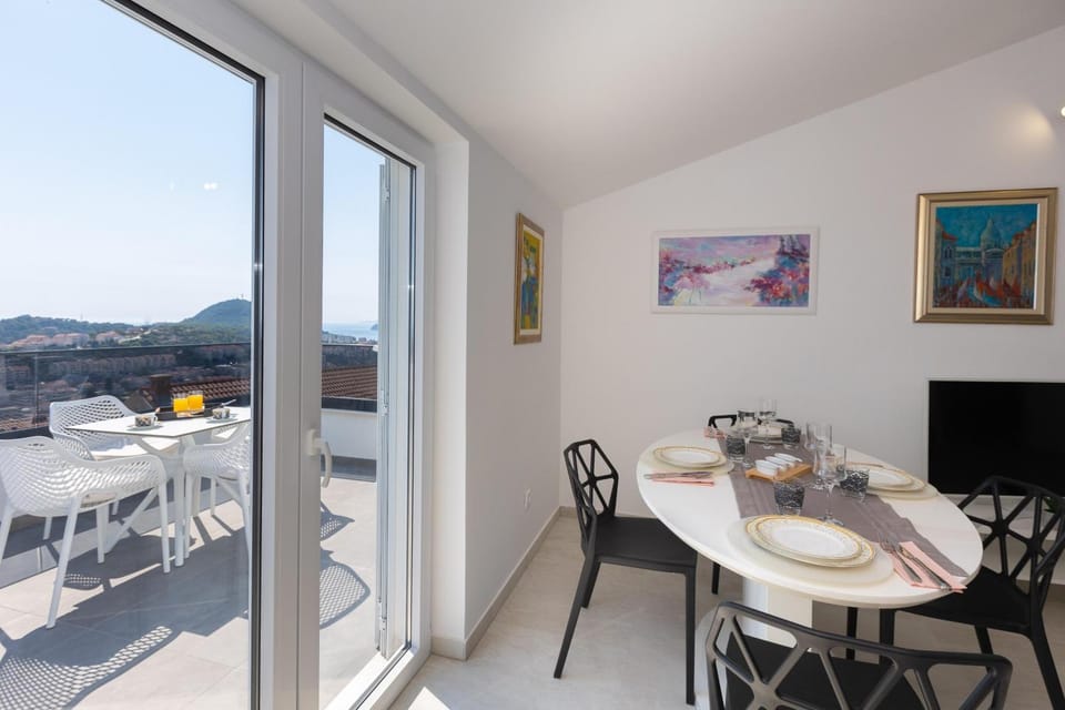 Balcony/Terrace, Dining area