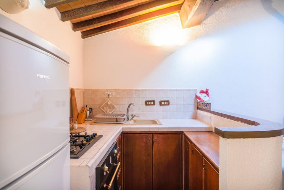 Kitchen or kitchenette, pet friendly, stove