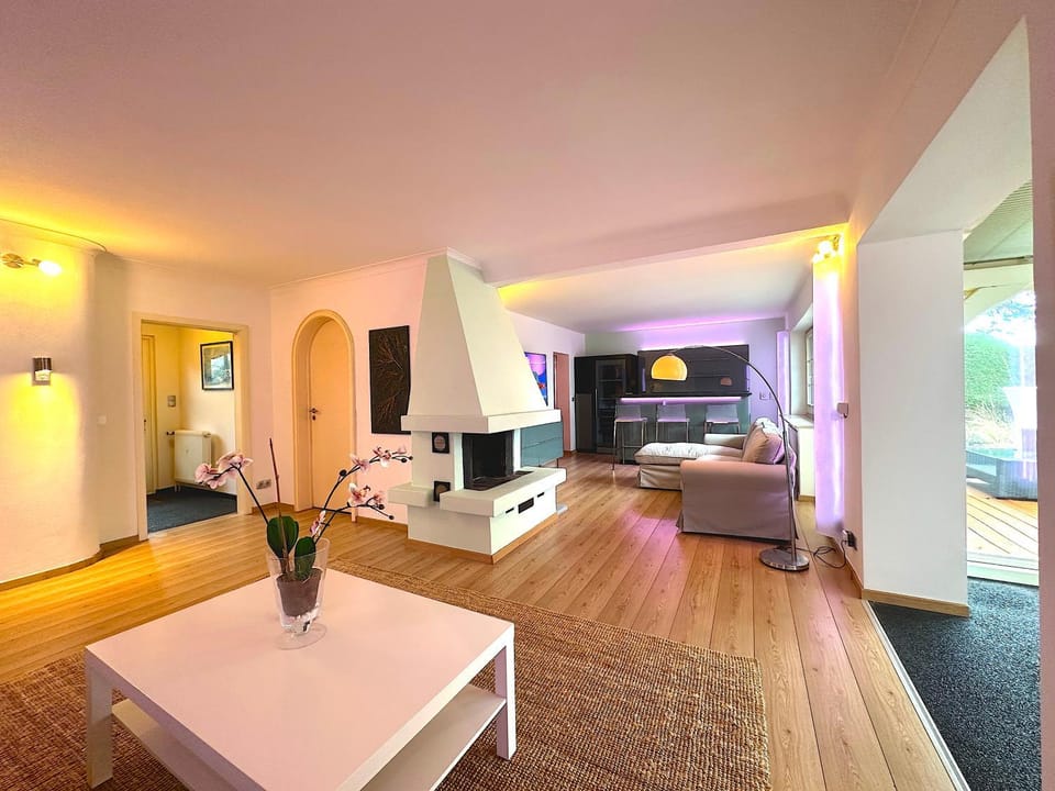 Communal lounge/ TV room, Seating area