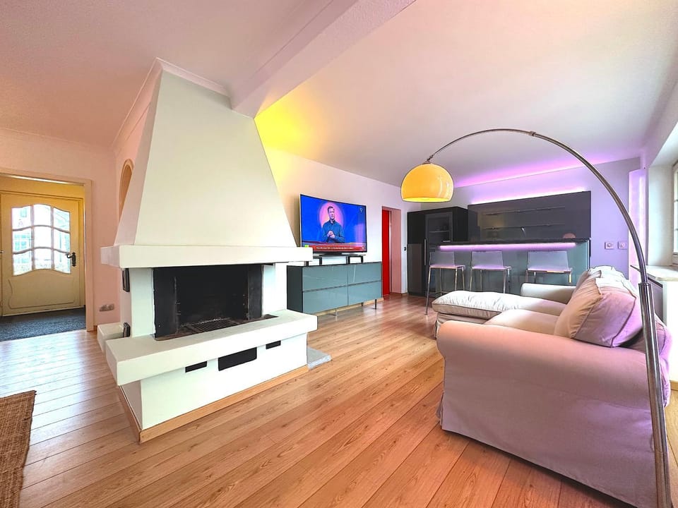 Communal lounge/ TV room, TV and multimedia, Photo of the whole room