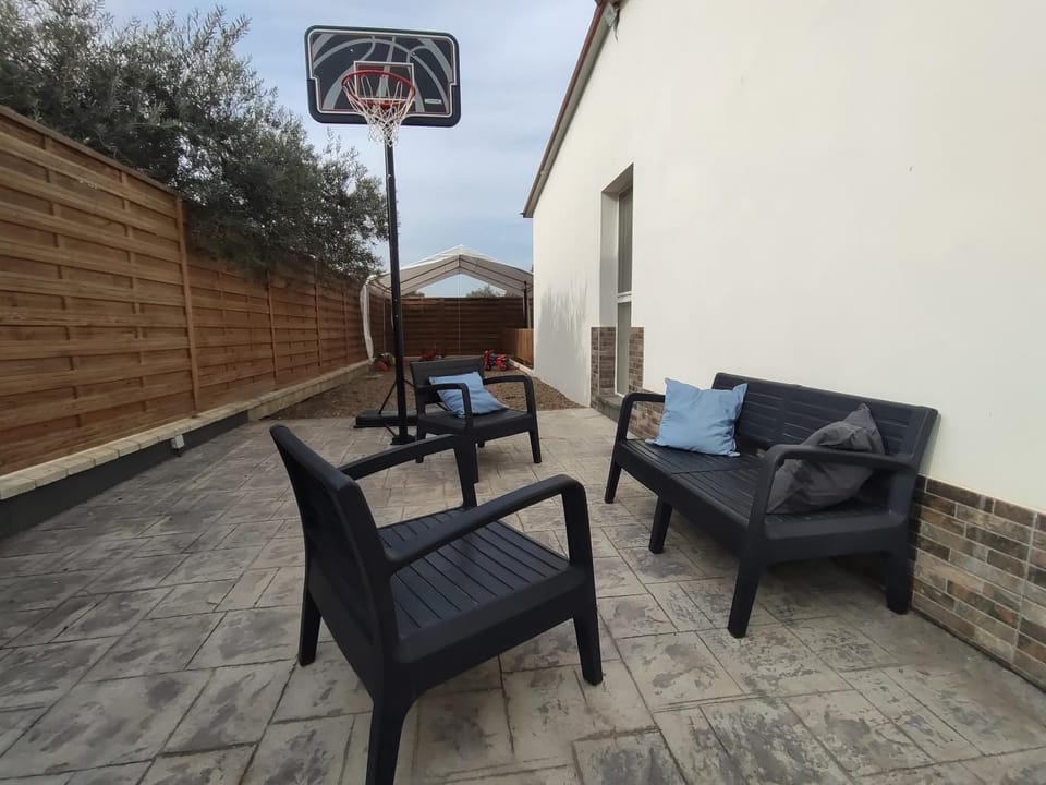 Chalet en el Aljarafe a 15 min de Sevilla House in Costa de la Luz