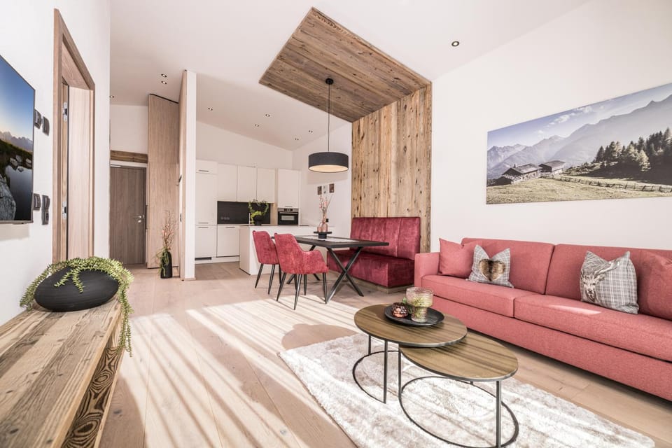Kitchen or kitchenette, Living room, Seating area, Dining area