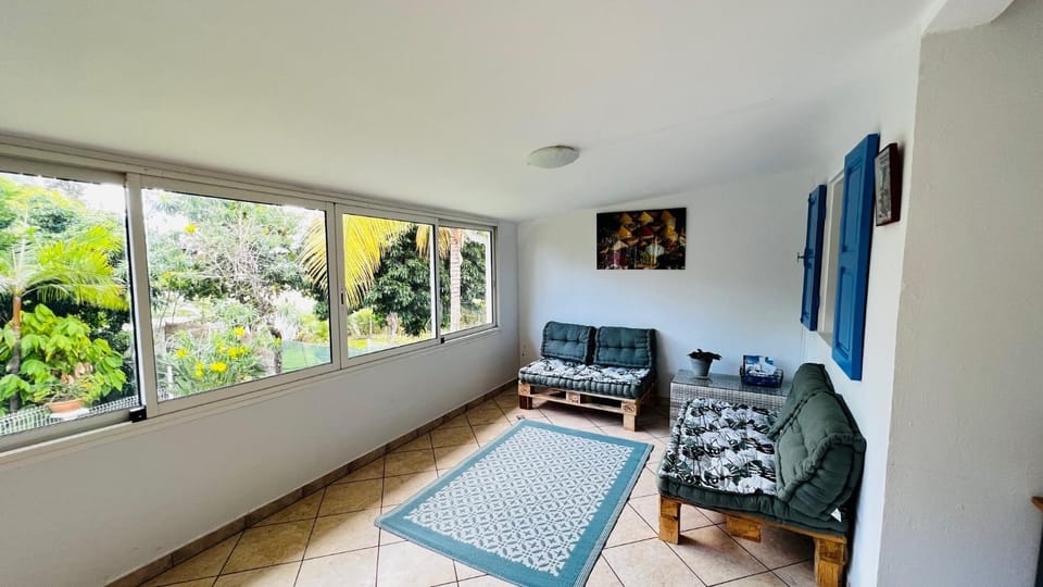 Living room, Garden view