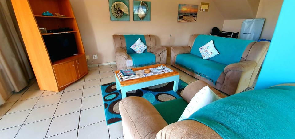 Communal lounge/ TV room, TV and multimedia, Kitchen or kitchenette, Living room, Seating area, Evening entertainment
