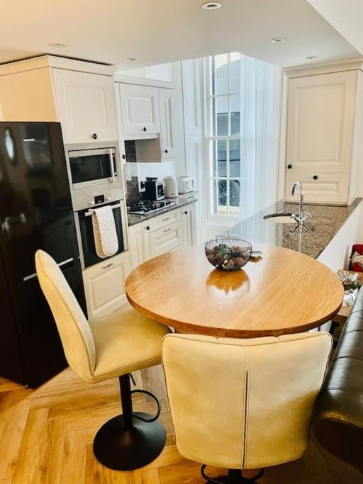 Whitehall, Thomas Turnbull Flat 3 Beautiful apartment in Georgian House Apartment in England