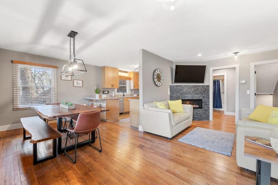 Lakeshore Living House in Lake Junaluska