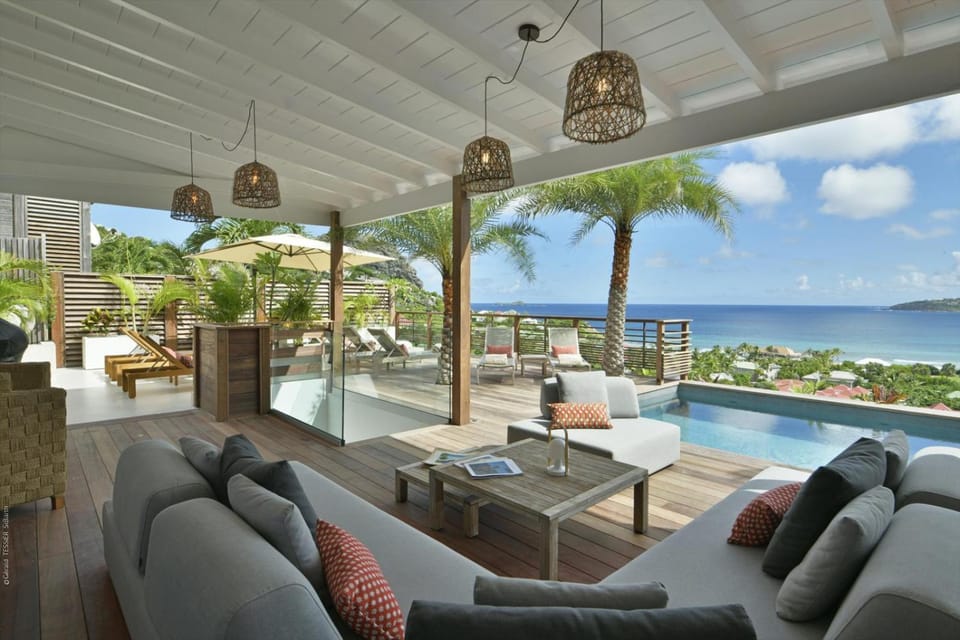 Day, View (from property/room), Balcony/Terrace, Living room, Seating area, Pool view, Sea view, Swimming pool, sunbed