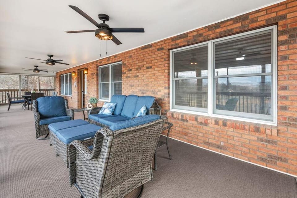Upper Lakeshore Living House in Lake Junaluska