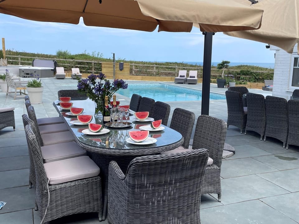 Sea View Manor beach access heated pool hot tub Villa in Mundesley