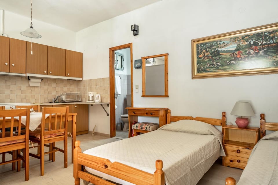 Property building, Living room, Bedroom