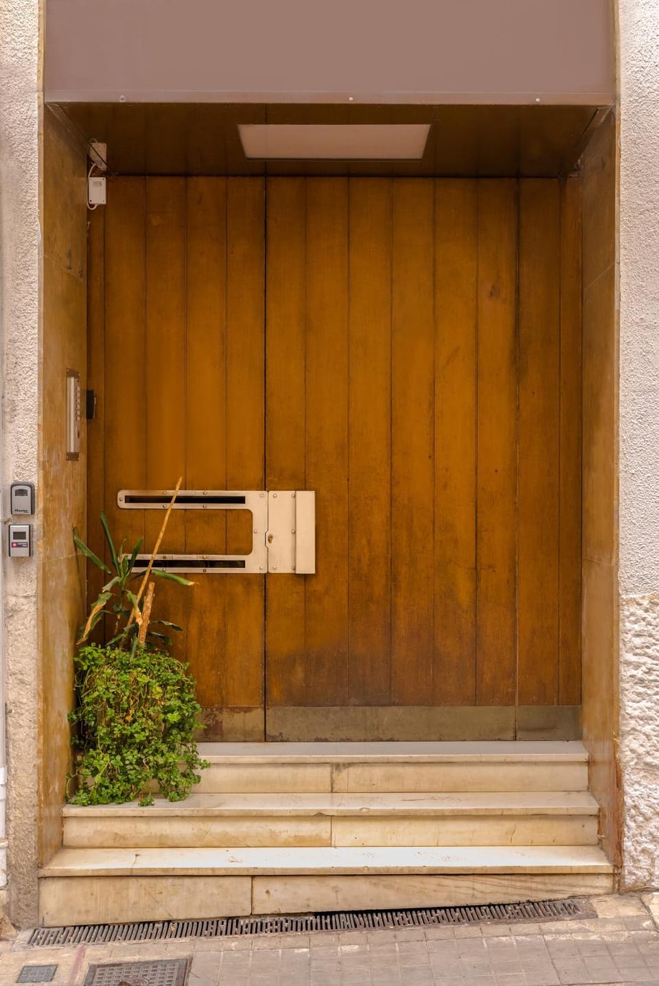 Facade/entrance, Day
