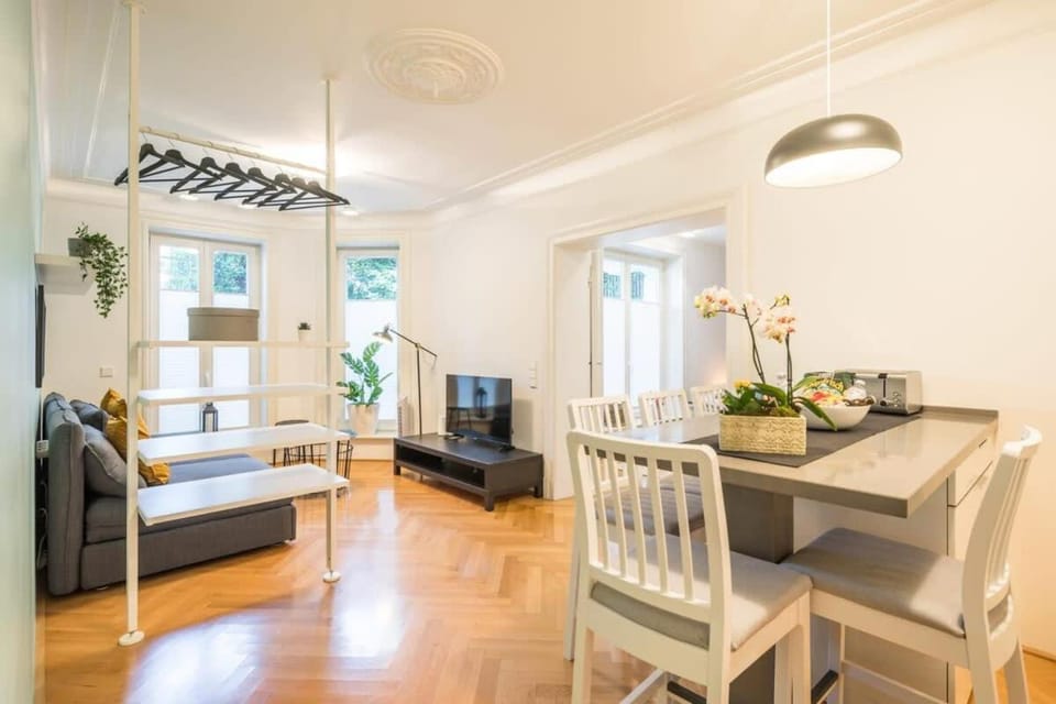Modern Apartment Near Außenalster Apartment in Hamburg