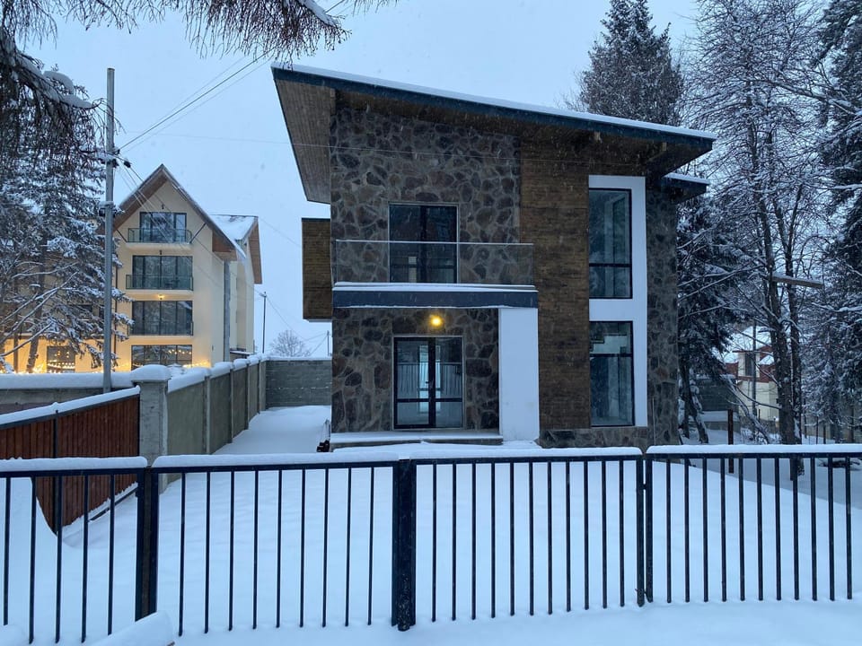 Property building, Winter