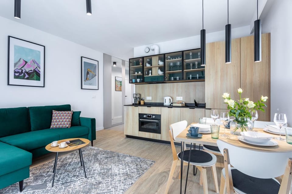 Kitchen or kitchenette, Living room, Seating area, Dining area