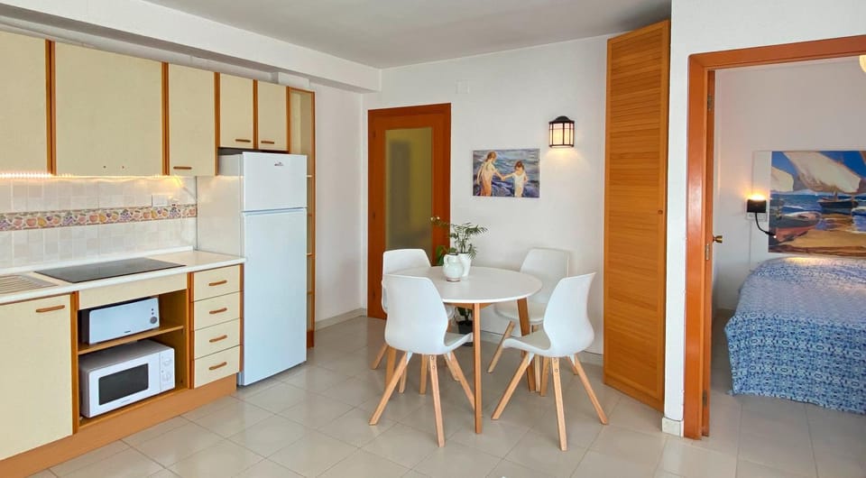 Sunrise Studio Sorolla, 150 m de la playa Apartment in Miami Platja
