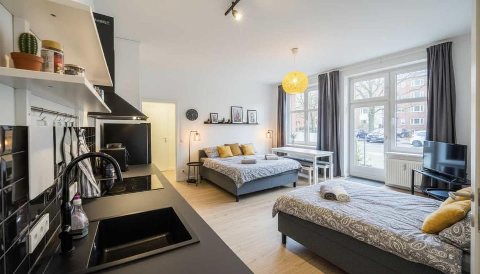 Spacious Two BR Close To Stadtpark and Street Parking Apartment in Hamburg