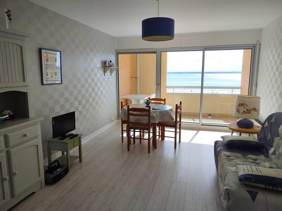 Appartement SUPERBE VUE MER, face à la plage de Tresmeur à TREBEURDEN - Réf 660 Apartment in Brittany