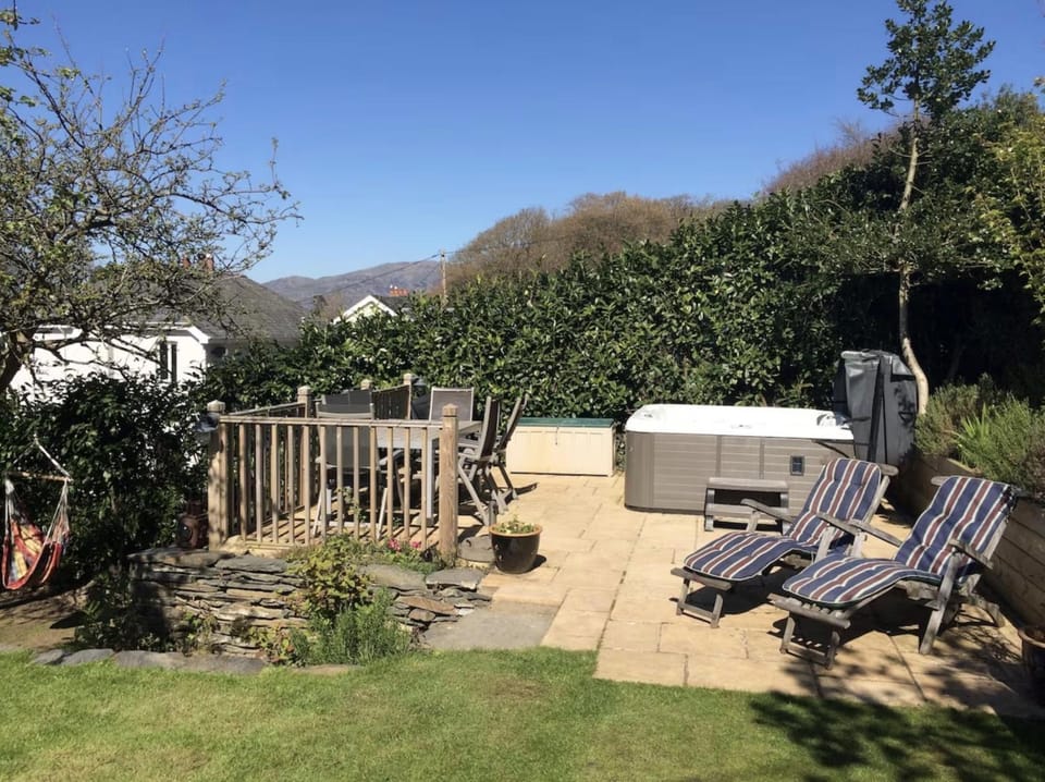 Patio, Garden, Hot Tub