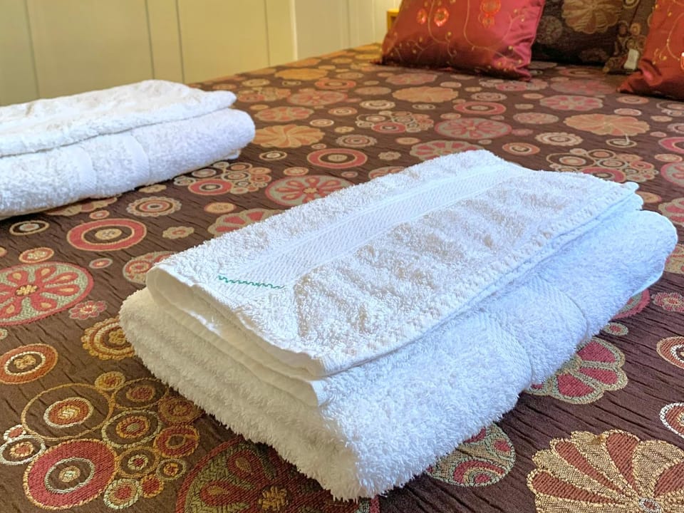 Bed, Photo of the whole room, Bedroom, towels