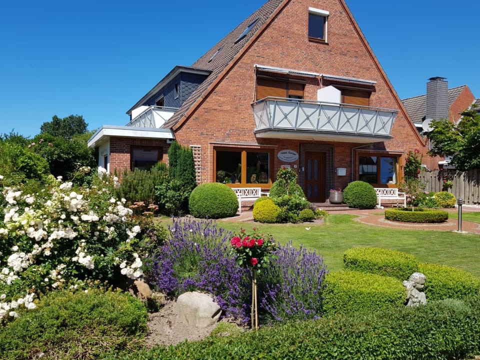 Property building, Garden, Garden view