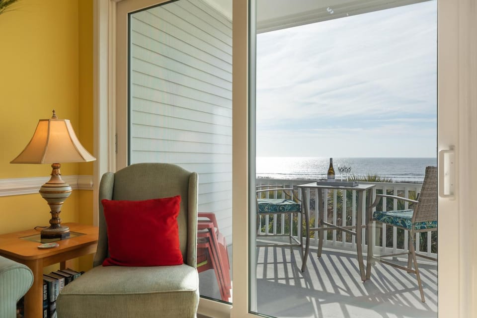 Seacoast Villa 2 Ocean View 2 Blocks from Center Street House in Folly Beach