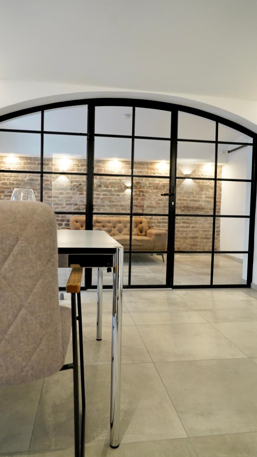 Seating area, Dining area