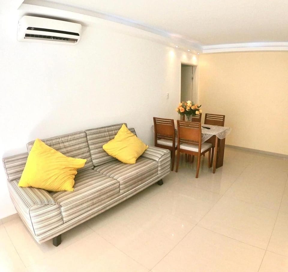 Cabo Frio Nice 2 bedroom Renovated for 8 people Apartment in Cabo Frio