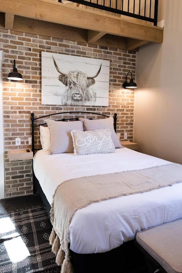 Unique Silo Honeymoon Suite/ Soaker Tub/ Sleeps 4 Bed and Breakfast in La Verkin