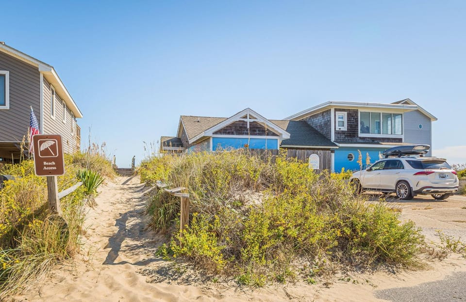 Prissy Gale - S Nags Head MP 17.5, 60 Yds to Beach, Fire Pit, Pets OK, Pier Passes House in Nags Head