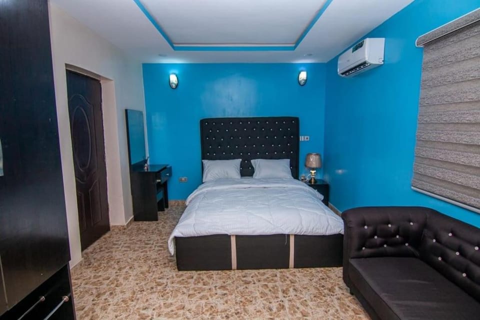 Spacious & Homely 3BR Serviced Flat in Ogudu, Lagos - with less than 20min drive to/fro the International Airport Apartment in Lagos