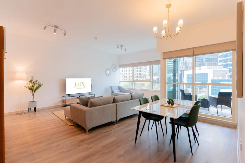 TV and multimedia, Living room, Photo of the whole room, Dining area