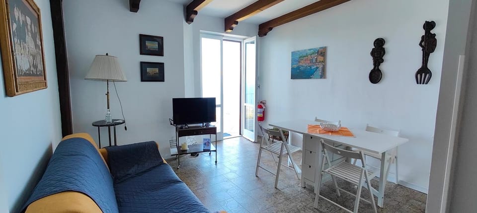 TV and multimedia, Balcony/Terrace, Living room, Seating area, Dining area, Sea view, Sea view, internet