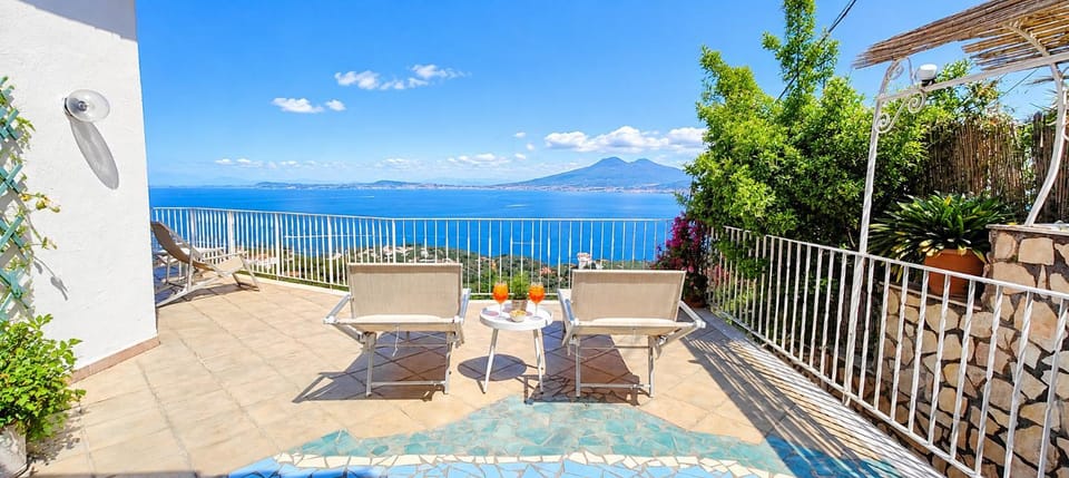 Patio, Nearby landmark, Day, Natural landscape, View (from property/room), Balcony/Terrace, Mountain view, sunbed