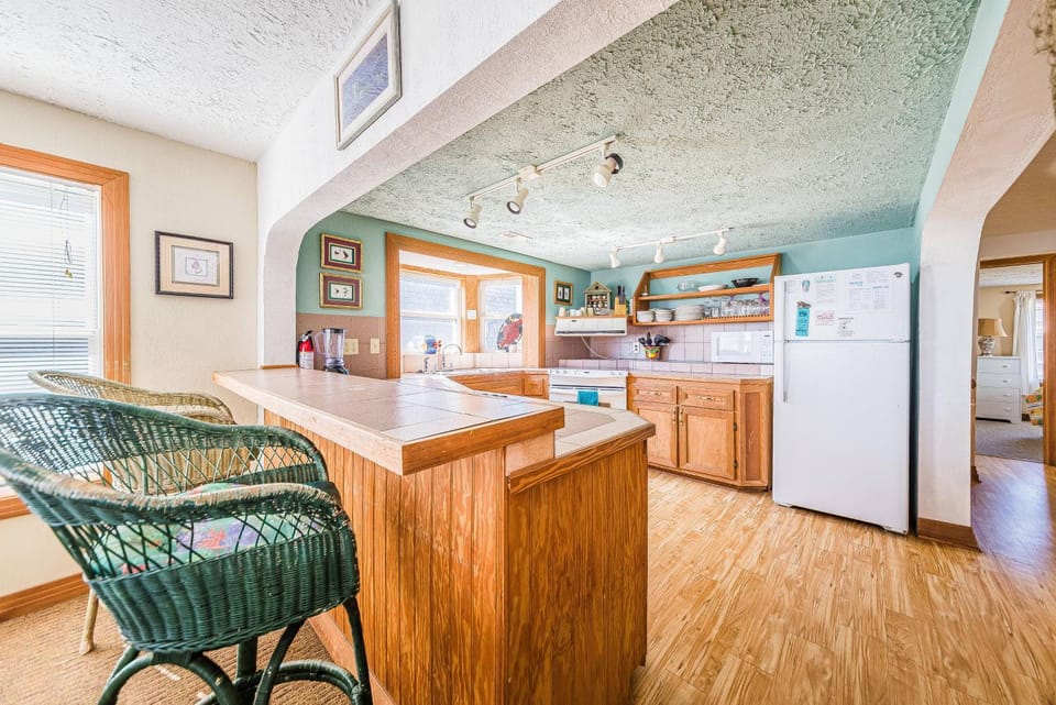 The Tardis - Kitty Hawk MP 4.5, Ocean View, 275 Yds to Beach, Hot Tub, YR Flex Stays House in Kitty Hawk