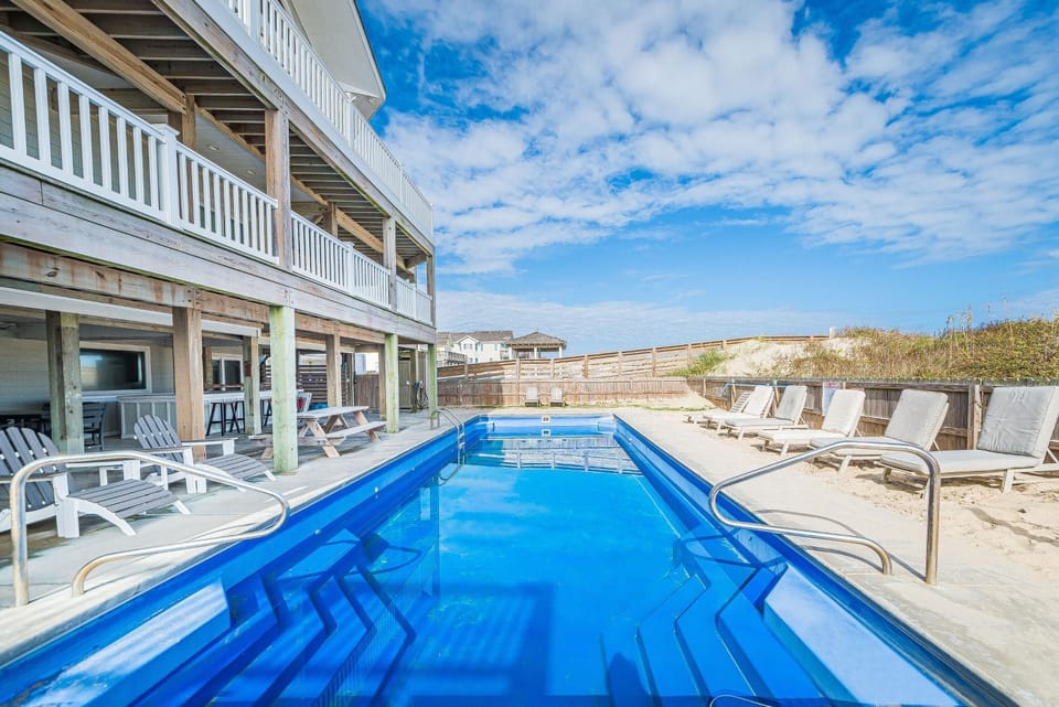 Driftwood - Village at Nags Head MP 15, Oceanfront, Elevator, Pool, Hot Tub, Pool Table, Pets OK House in Nags Head