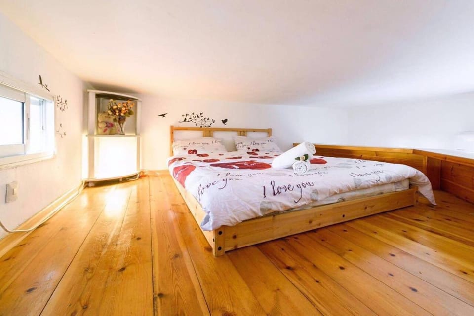 דירה רומנטית במיקום מושלם ליד הים והשוק Apartment in Tel Aviv-Yafo