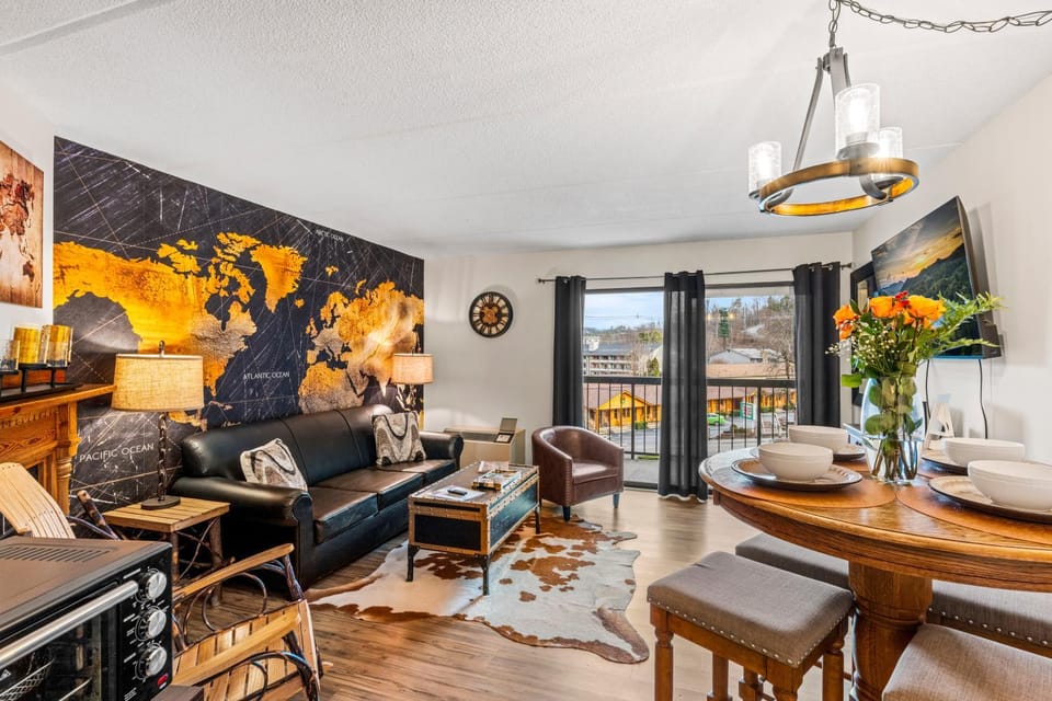 Stylish 1BR Free Attraction Tix Views! House in Gatlinburg