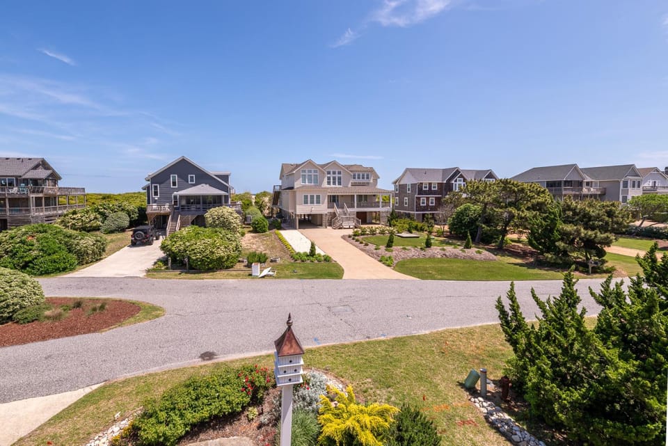 Shore Enough - Duck, Sanderling, 50 Yds to Beach, Elevator, Pets OK, Community Pool, Flex Stays House in Duck