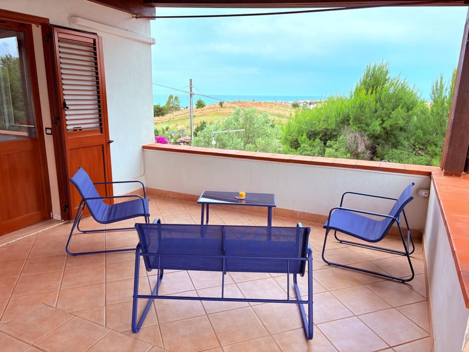 View (from property/room), Balcony/Terrace