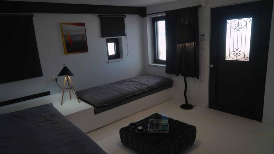 TV and multimedia, Seating area