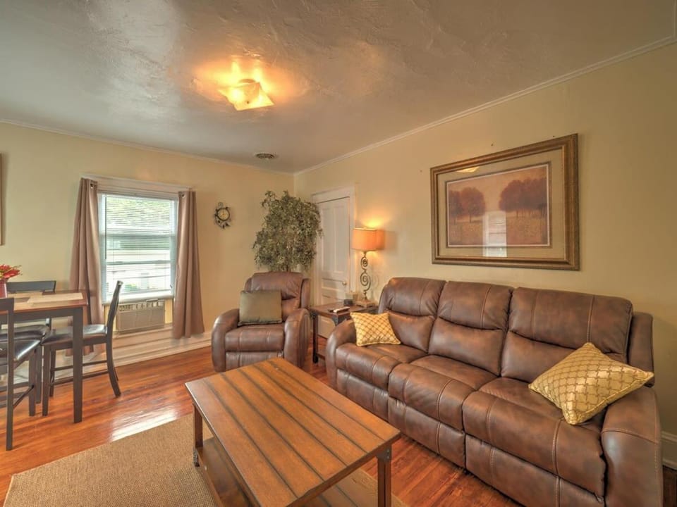 1st Base Apt 2 All Star Baseball Rentals Apartment in Oneonta