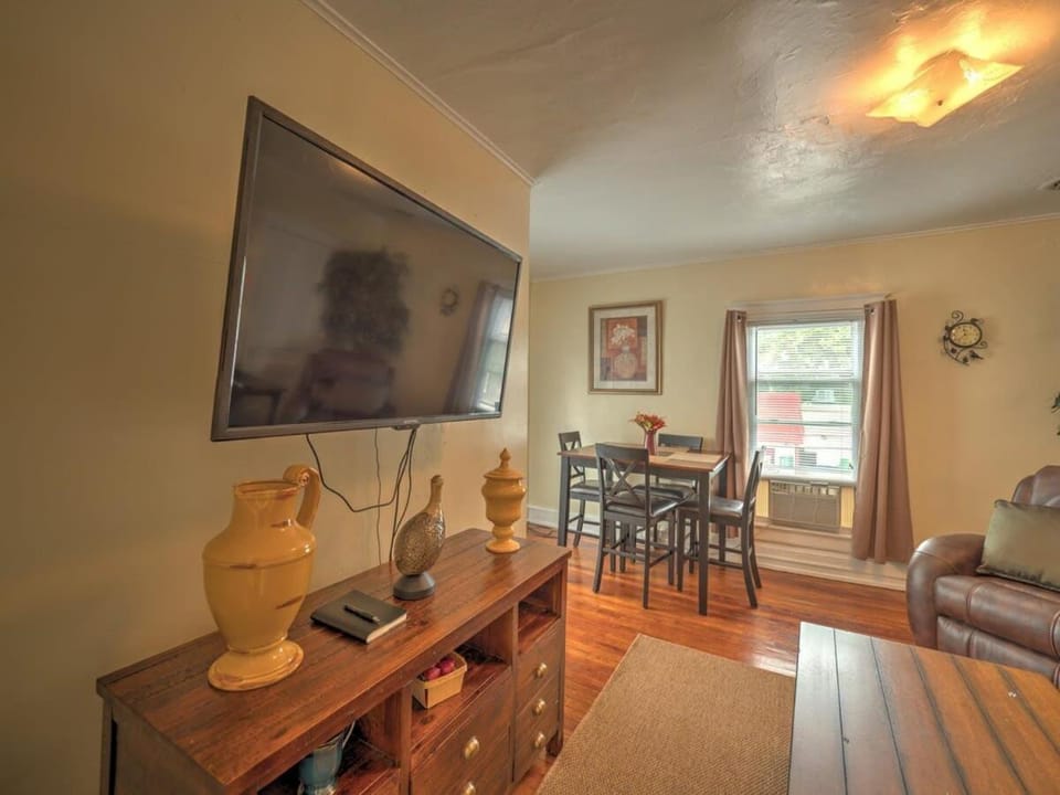 1st Base Apt 2 All Star Baseball Rentals Apartment in Oneonta